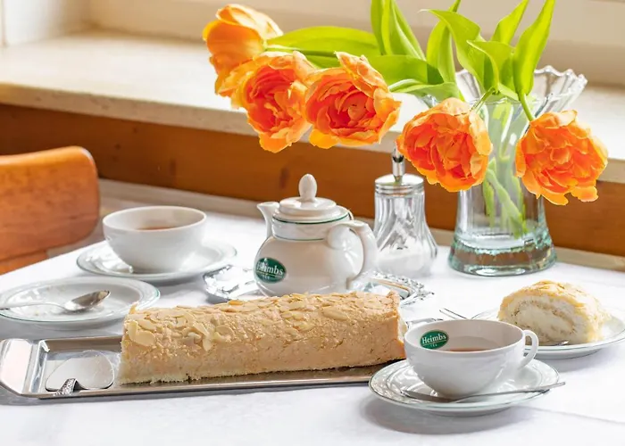 Hotel-pension מלון *