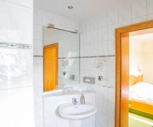 Hotel-pension מלון *