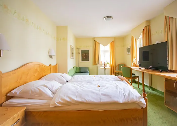 Hotel-pension מלון *