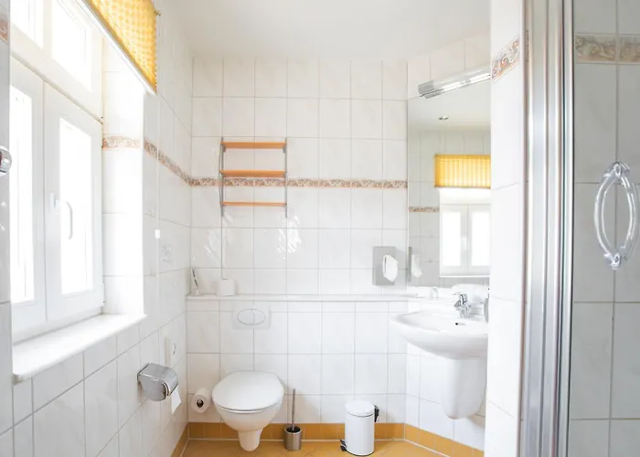 Hotel-pension מלון *